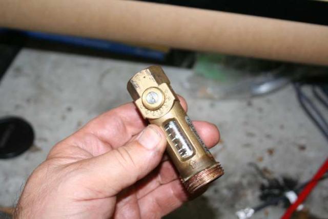 Flowmeter in hand